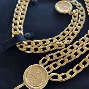 CHANEL ✨ MINT CONDITION ✨ 1980’s Rue Cambon 22k Gold Plated Triple Chain Belt CHANEL 1980s Vintage Gold Logo CC Pendant Triple Chain Belt  main image 3